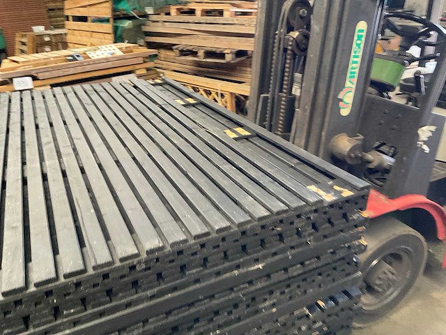 Vuren tuinscherm "elan" zwart gespoten - 180x180 cm (16x) - afbeelding 12 van  12