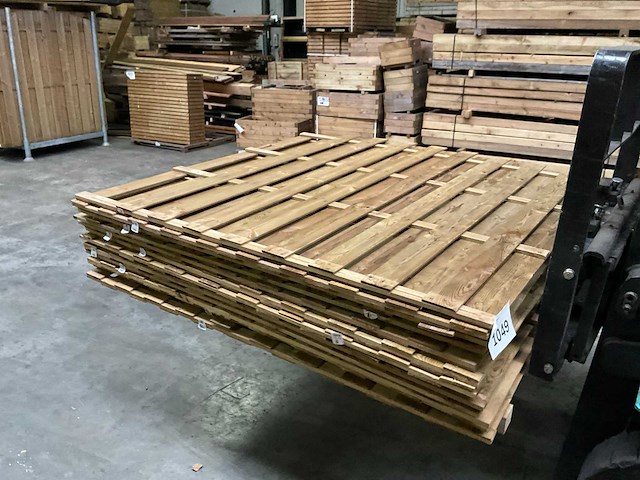 Vuren tuinscherm geïmpregneerd - 180x180 cm (10x) - afbeelding 1 van  10