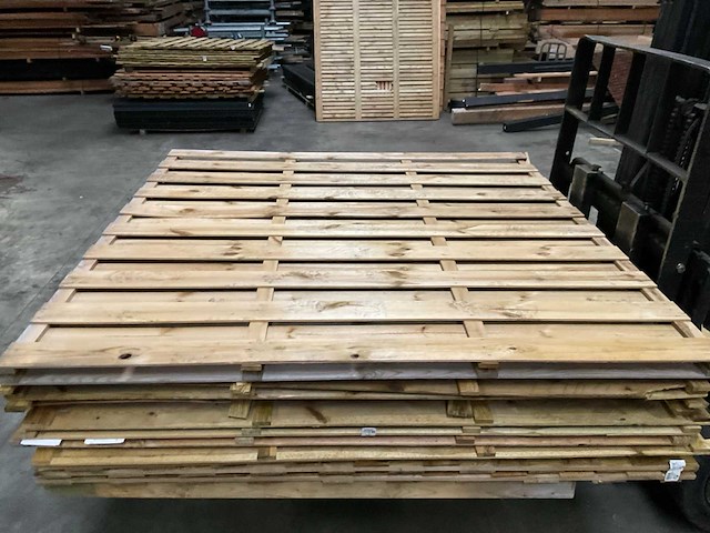 Vuren tuinscherm geïmpregneerd - 180x180 cm (10x) - afbeelding 1 van  10