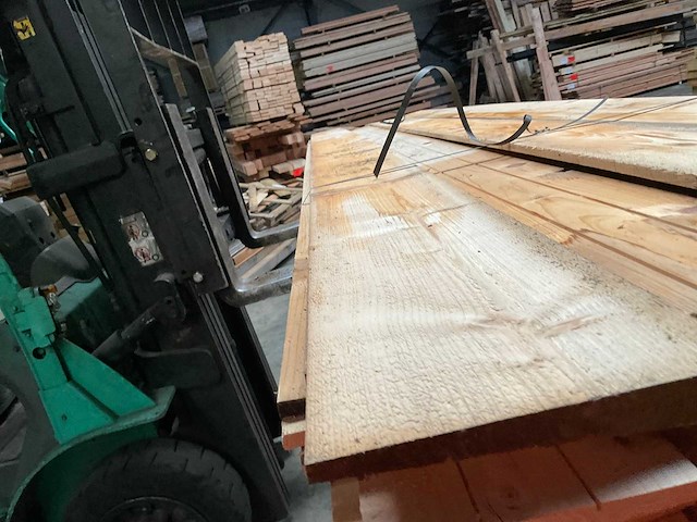 Vuren zweeds rabat - 320-370x19x2,4-1,2 cm (40x) - afbeelding 9 van  9