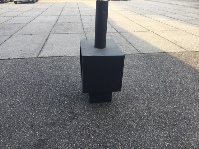 Vuurhaard met houtopslag esschert design, zwart - afbeelding 2 van  3