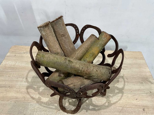 Vuurkorf van oude hoefijzers - afbeelding 4 van  6