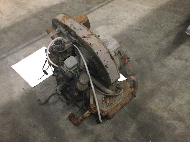Vw - kever - motorblok - afbeelding 1 van  4
