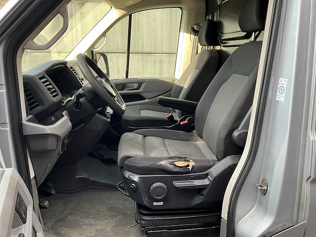 Vw crafter 2.0 tdi - bedrijfswagen (schade) - afbeelding 2 van  14