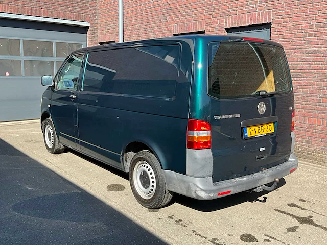 Vw transporter 2.5 tdi l1h1 2p gesloten bus - bedrijfswagen (schade) - afbeelding 2 van  14