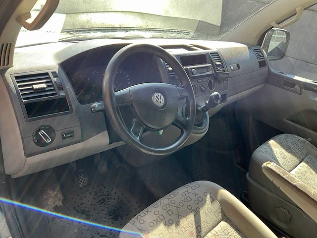 Vw transporter 2.5 tdi l1h1 2p gesloten bus - bedrijfswagen (schade) - afbeelding 11 van  14