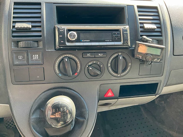 Vw transporter 2.5 tdi l1h1 2p gesloten bus - bedrijfswagen (schade) - afbeelding 13 van  14