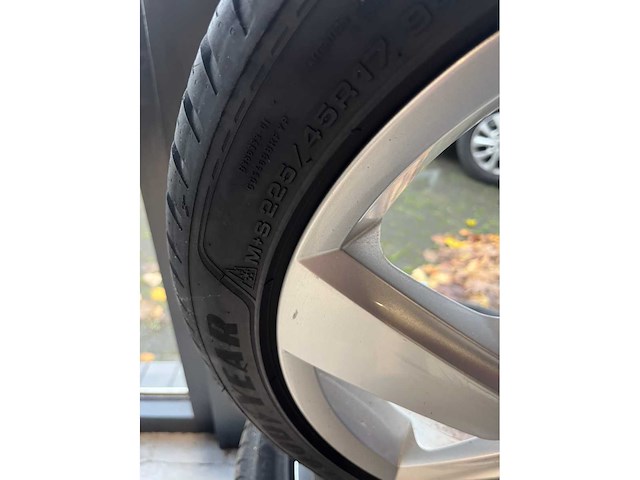 Vw velgen/winterbanden 17inch - afbeelding 2 van  4