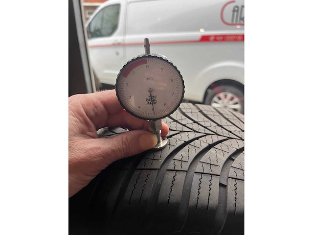 Vw velgen/winterbanden 17inch - afbeelding 3 van  4