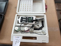 Vwr ph 1100 h draagbare ph-meter met sonde en koffer - afbeelding 1 van  4