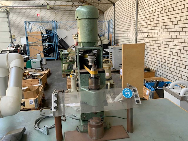 W. steinegger ag / imoberdorf + co. festo ch-4702 pneumatische pons / pers werkstation - afbeelding 3 van  6
