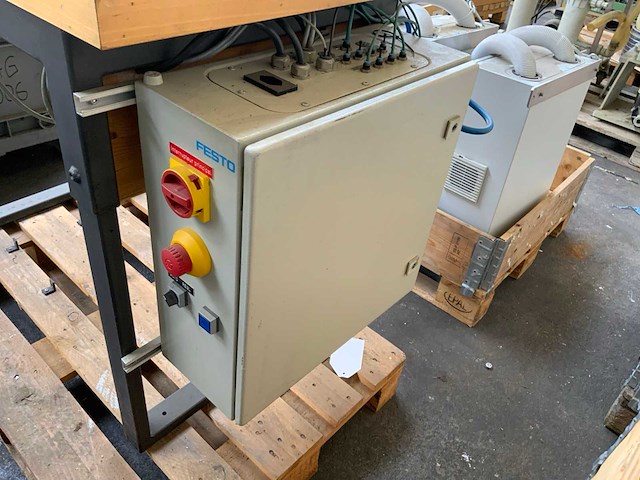 W. steinegger ag / imoberdorf + co. festo ch-4702 pneumatische pons / pers werkstation - afbeelding 6 van  6