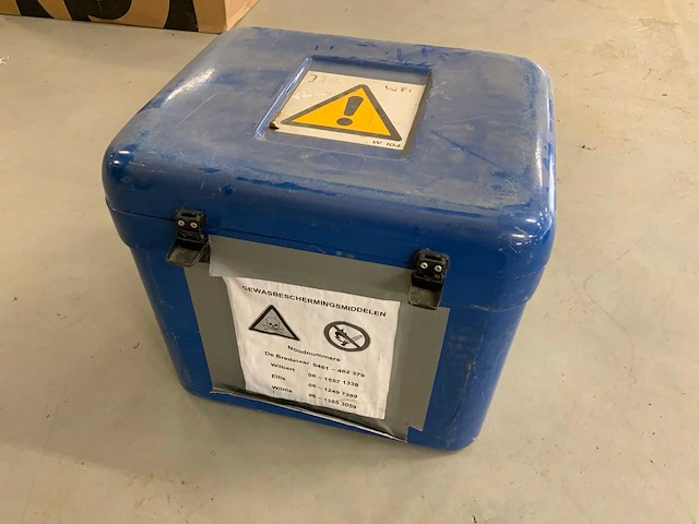 W104 gewasbeschermingsmiddelen kist - afbeelding 1 van  5