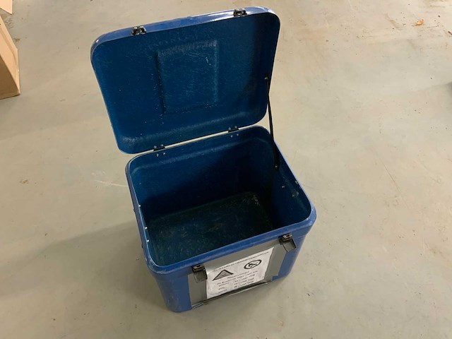 W104 gewasbeschermingsmiddelen kist - afbeelding 4 van  5