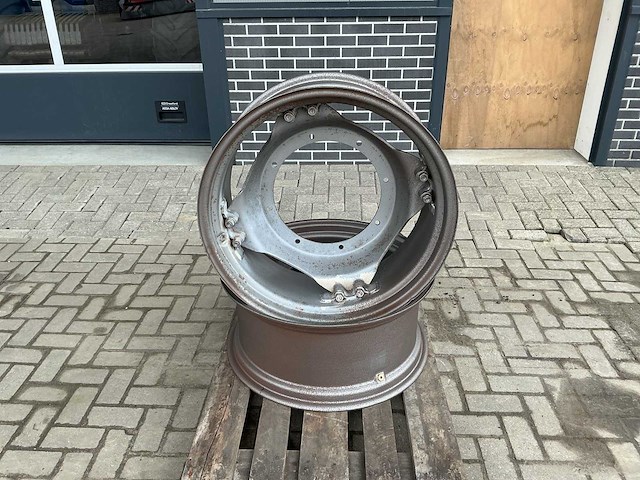W12x28 velg (2x) - afbeelding 1 van  4