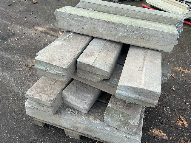 Waaltjes en klinkers en opsluitbandjes - afbeelding 8 van  16