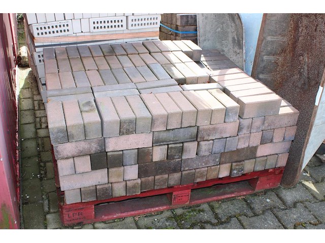 Waaltjes op drie pallets circa 23 meter. - afbeelding 3 van  3