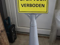 Waarschuwingsbord op standaard - afbeelding 1 van  4