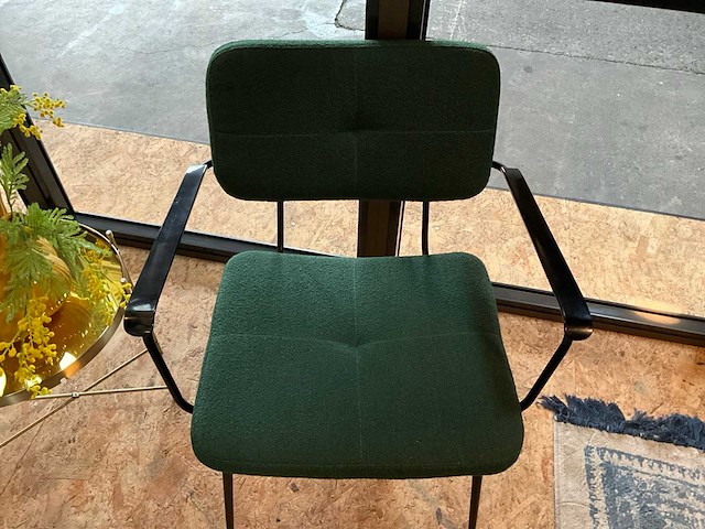 Wachtkamermeubilair - 2x satelliet stoel + bijzettafel - afbeelding 2 van  5