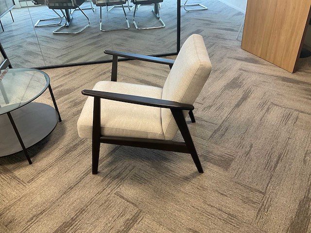 Wachtkamerstoelen met tafel (3x) - afbeelding 2 van  3