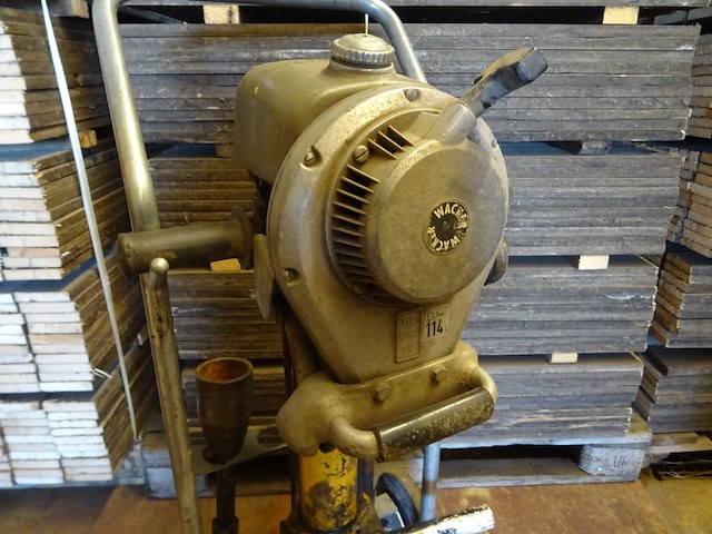 Wacker - bhf 30 s - breekhamer - afbeelding 1 van  2