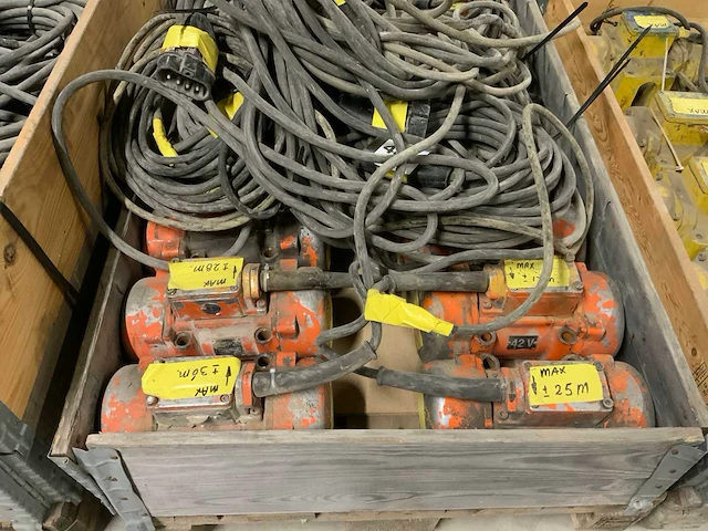 Wacker ar 54, 42v externe trilmotor (10x) - afbeelding 2 van  3