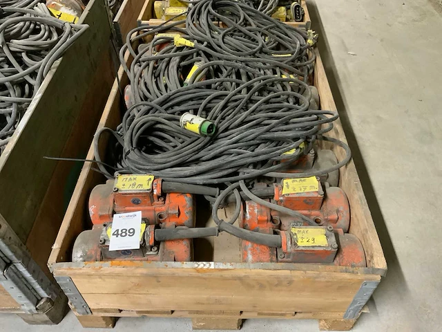 Wacker ar 54, 42v externe trilmotor (11x) - afbeelding 1 van  4