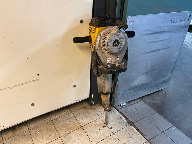 Wacker benzine breekhamer - afbeelding 2 van  8
