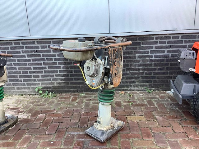 Wacker bs52y trilstamper - afbeelding 1 van  6