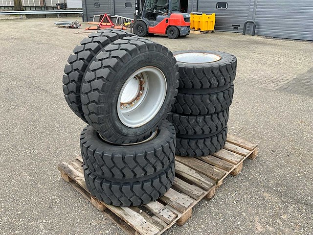 Wacker neuson ew65 mobiele graafmachine wielenset - afbeelding 4 van  10