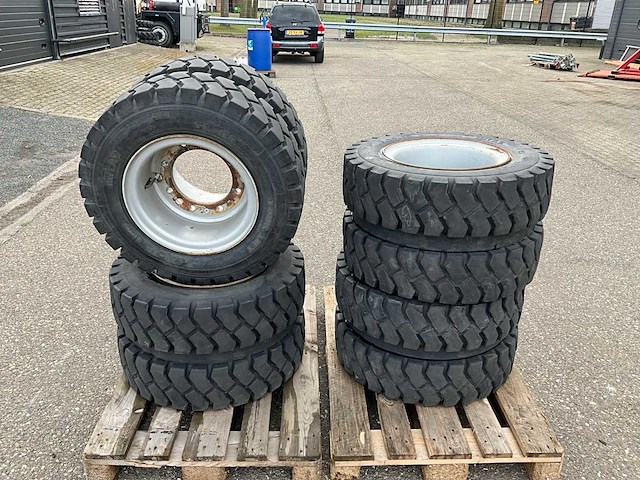 Wacker neuson ew65 mobiele graafmachine wielenset - afbeelding 5 van  10