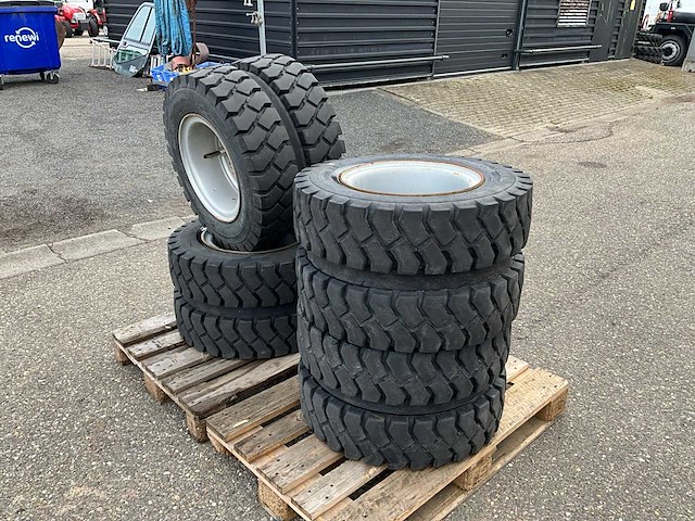 Wacker neuson ew65 mobiele graafmachine wielenset - afbeelding 6 van  10