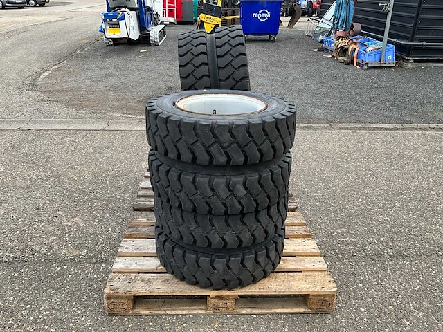 Wacker neuson ew65 mobiele graafmachine wielenset - afbeelding 7 van  10