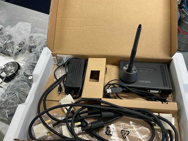 Wacom cintiq 12wx tekenentablet - afbeelding 3 van  11