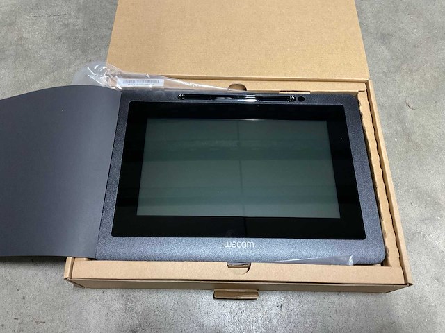 Wacom dtu-1031ax pen display (30x) - afbeelding 1 van  4
