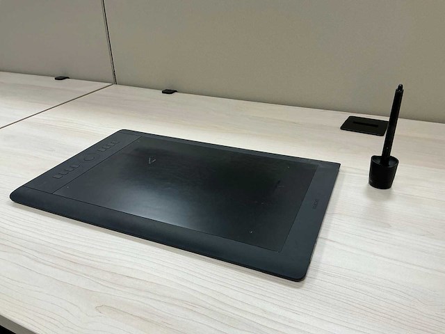 Wacom intuos pro large tekentablet - afbeelding 1 van  4