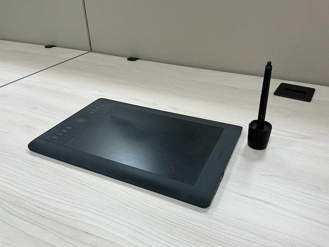 Wacom intuos pro medium tekentablet - afbeelding 1 van  5