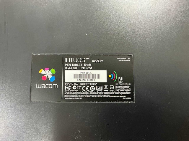 Wacom intuos pro medium tekentablet - afbeelding 3 van  5