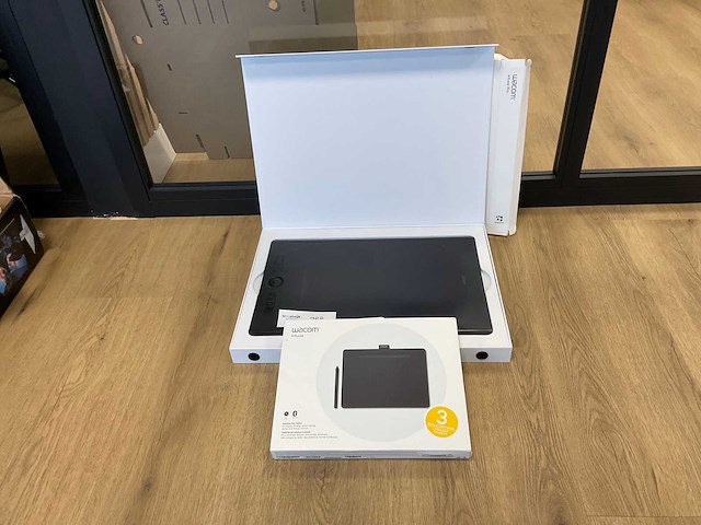 Wacom intuos pro tekentablet - afbeelding 1 van  6