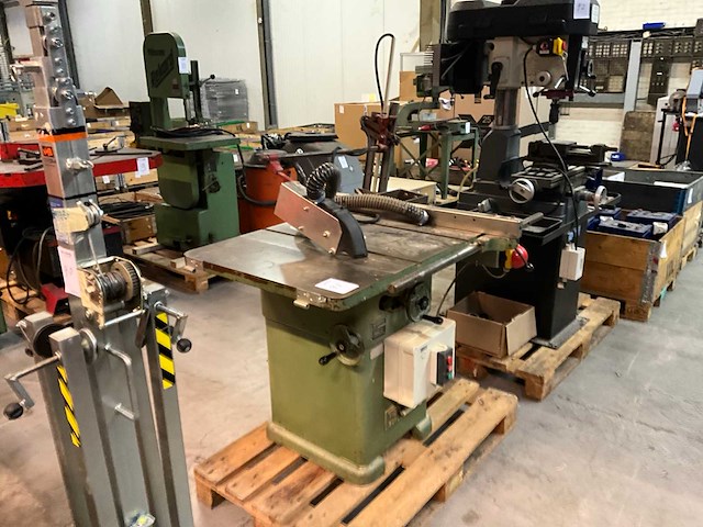 Wadkin tafelcirkelzaagmachine - afbeelding 9 van  14