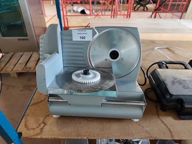 Wafelijzer, kleine vleesmachine , vacuummachine silvercrest (15,16,18) - afbeelding 2 van  8