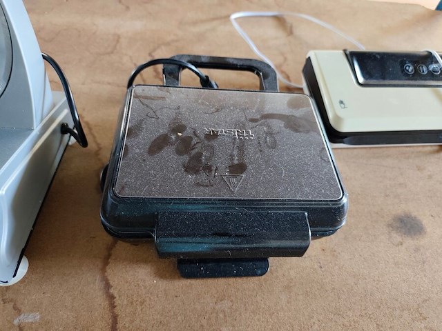 Wafelijzer, kleine vleesmachine , vacuummachine silvercrest (15,16,18) - afbeelding 5 van  8