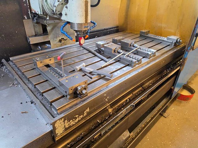 Wagner maschinen - 2001 - wmb 2000 - cnc freesmachine - afbeelding 12 van  16