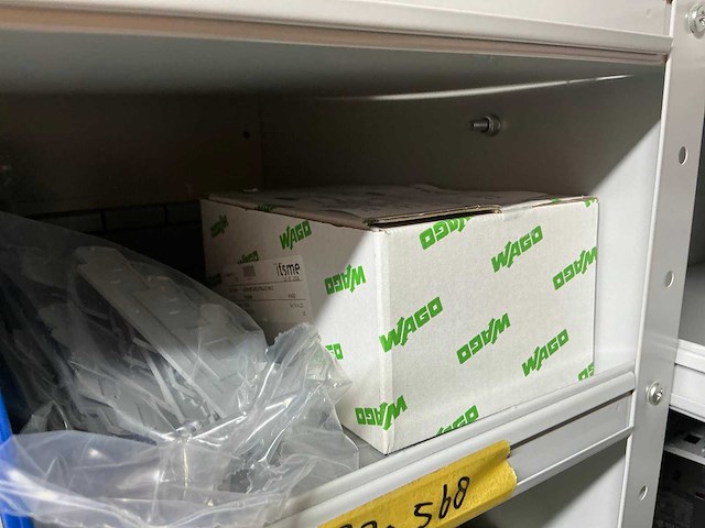 Wago voorraad kabelklemmen in stalen vakkenkast - afbeelding 43 van  46