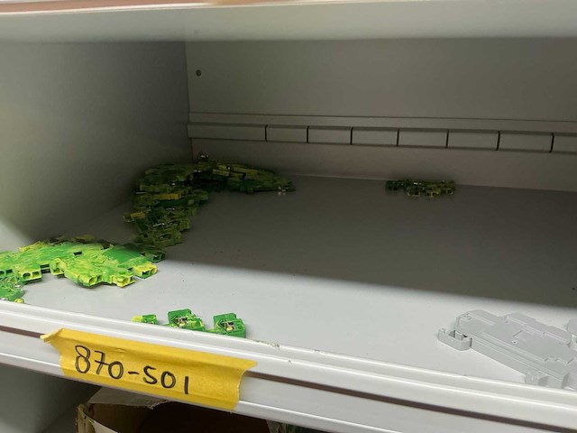 Wago voorraad kabelklemmen in stalen vakkenkast - afbeelding 45 van  46