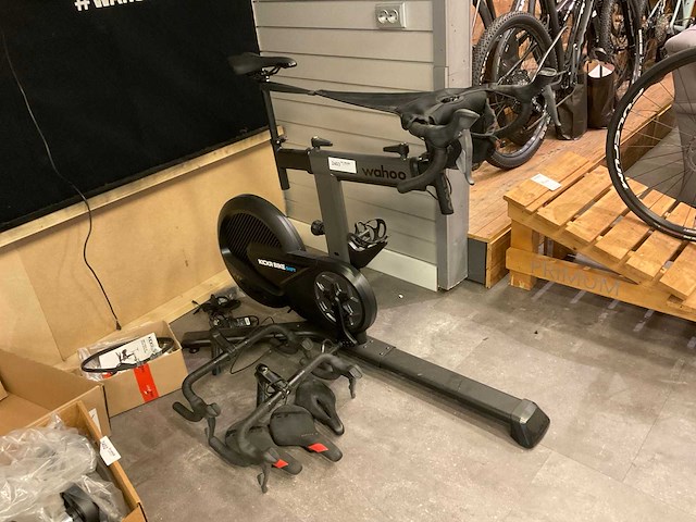 Wahoo kickr bike shift hometrainer - afbeelding 1 van  9