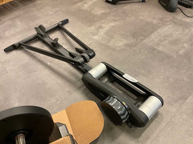 Wahoo kickr rollr fiets binnentrainer - afbeelding 3 van  7