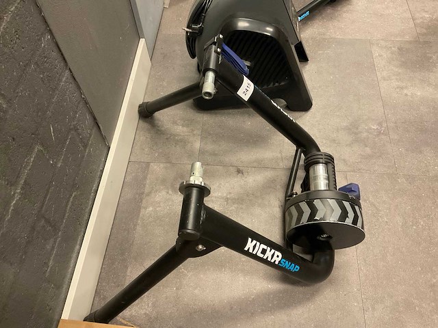 Wahoo kickr snap fiets binnentrainer - afbeelding 3 van  3