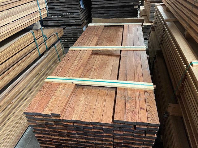 Walaba latten geschaafd 2450x70x27mm (101x) - afbeelding 1 van  3