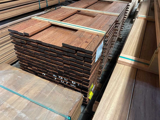 Walaba latten geschaafd 2450x70x27mm (101x) - afbeelding 2 van  3